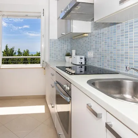 Sunspot - Beautiful View With Big Garden, Free Parking, Apartment *