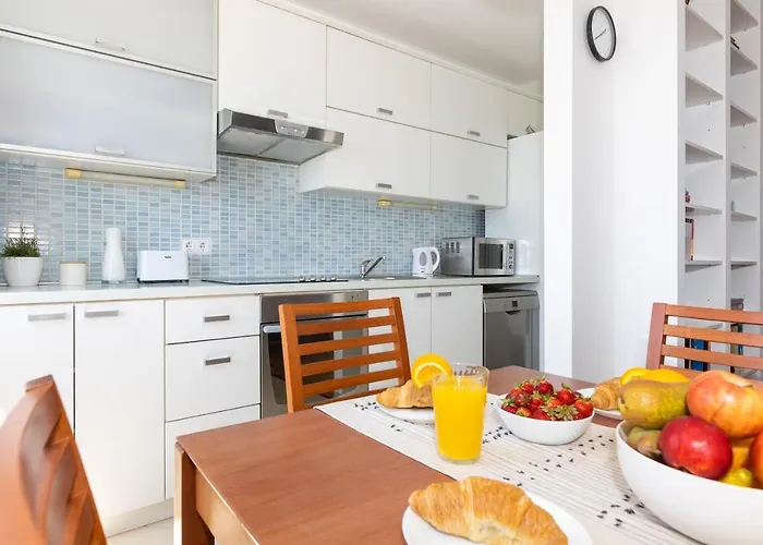 Sunspot - Beautiful View With Big Garden, Free Parking,