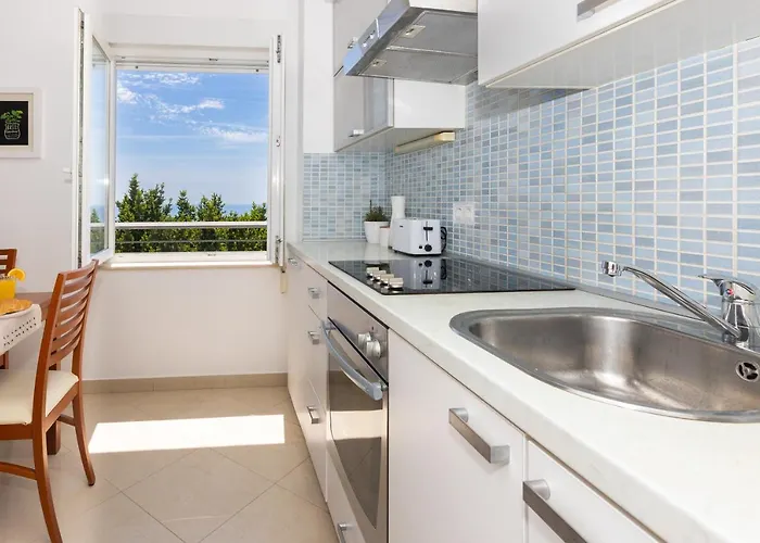 Sunspot - Beautiful View With Big Garden, Free Parking, Appartement *
