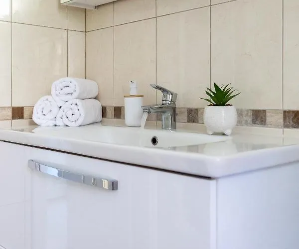 Apartmán Sunspot - Beautiful View With Big Garden, Free Parking,